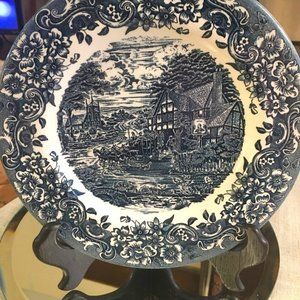 VINTAGE DINNER PLATE -BLUE/WHITE CHINA -ENGLISH COUNTRY SCENE - 10"